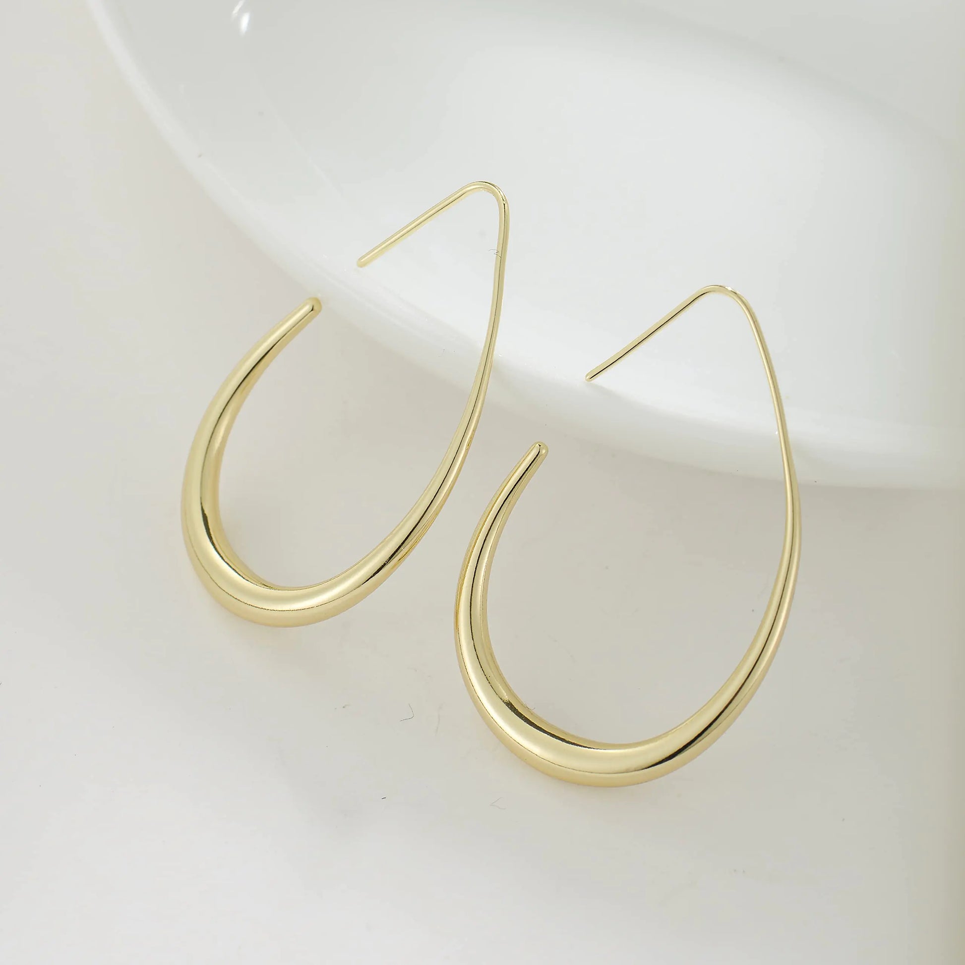 Lightweight Teardrop Hoop Earrings - jasmin milk bar